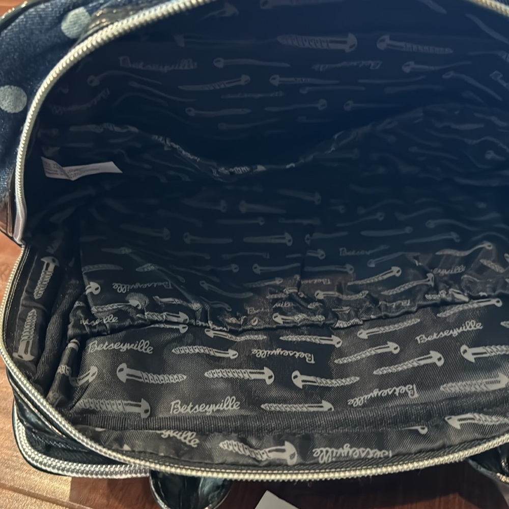 Betsey Johnson Heart Lace Betseyville Make-Up Travel Bag, Denim, NWT! - Picture 5 of 12
